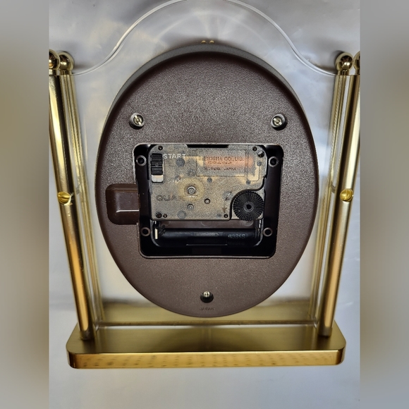 Vintage Seiko Quartz Lucite and Brass Desk Mantle Clock QQZ337S - Made in Japan - Picture 6 of 8